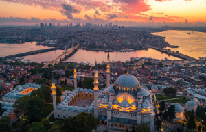 Муфтий Шейх Равиль Гайнутдин вылетел в Стамбул для участия во Всемирном совещании исламских ученых