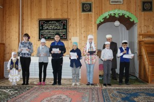 В Саратовской области слушателям исламских курсов вручили ценный подарок