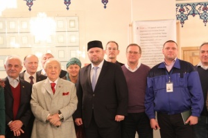 رئيس أكاديمية الفنون يزور مسجد موسكو 