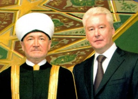 سماحة المفتي يجتمع مع عمدة مدينة موسكو 