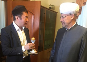 Советник муфтия Казахстана посетил Московскую Соборную мечеть
