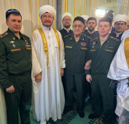  Расим Сулейманович Акчурин и участники СВО приняли участие в праздничной молитве в Московской Соборной мечети