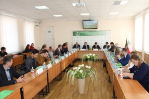 Представители ДУМСО выступили на круглом столе по вопросам межнациональных отношений