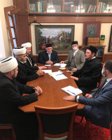 الدكتورمحي الدينوف يلتقي وفد المؤسسات الإسلامية في إقليم الأورال الفيدرالي 
