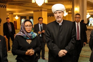 وزيرة الخارجية في جمهورية أندونيسيا تزور المسجد الجامع بموسكو