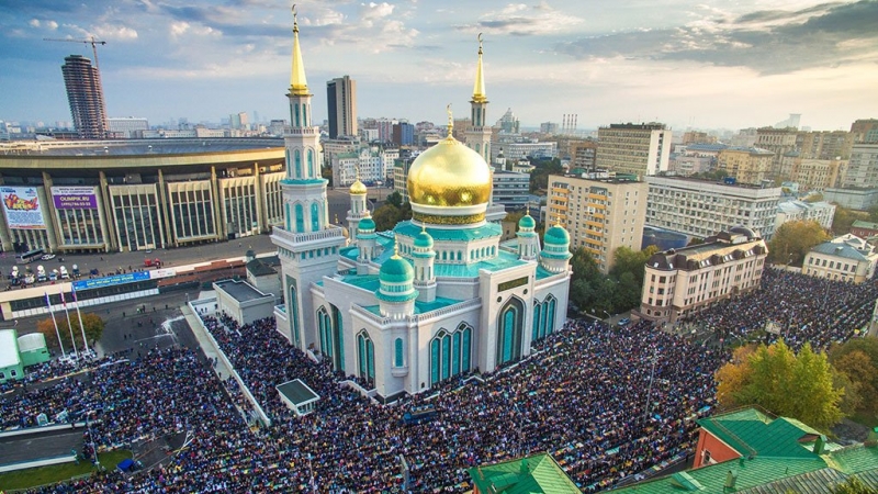 В Московской Соборной мечети  круглосуточно звучит чтение Священного Корана