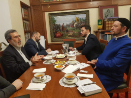 محي الدينوف يلتقي د. رسول عبد الله ممثل جامعة المصطفى الدولية بموسكو