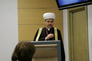 عباسوف يشارك في ندوة بعنوان حوار الأديان في روسيا: التجربة والآفاق