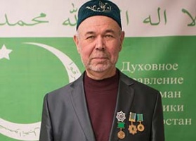Рустэм Хамитов наградил муфтия Башкортостана Нурмухамета Нигматуллина орденом Дружбы народов