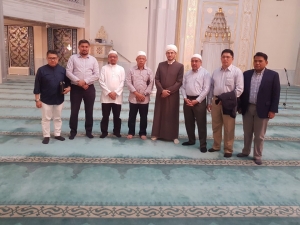 Делегация Министерства обороны Брунея посетила Московскую Соборную мечеть 