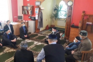 Директор Исламского просветительского центра ДУМ ТО встретился с прихожанами мечети деревни Муллаши