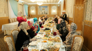 وفد مجلس سيدات الأعمال بدولة الإمارات العربية المتحدة يزور المسجد الجامع بموسكو