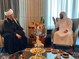 سماحة المفتي يجتمع مع معالي وزير الشؤون الإسلامية والدعوة والإرشاد السعودي
