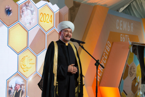 Духовный лидер мусульман России, Муфтий Шейх Равиль Гайнутдин в торжественной обстановке открыл «Шатёр Рамадана 2024»