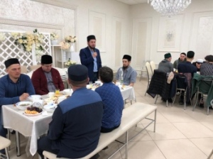В Соборной мечети села Средняя Елюзань  при поддержке ДУМ Пензенской области провели ифтар на 350 человек