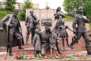 В Уфе состоялось торжественное открытие памятника «Землякам, ушедшим на фронт»