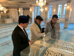 Делегация Молодежного форума ОИС посетила Московскую Соборную мечеть