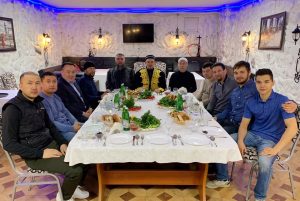 Активисты  Фонда развития спорта и казахской культуры «Достар» в Саратове организовали коллективный ифтар
