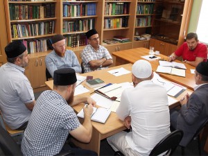Муфтий Саратовской области Мукаддас  хазрат Бибарсов провел встречу с руководством и преподавателями медресе «Шейх Саид».