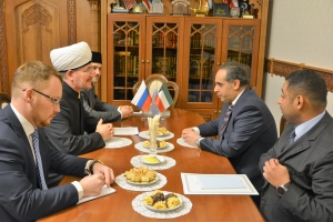 Муфтий Шейх Равиль Гайнутдин встретился с Чрезвычайным и Полномочным Послом Государства Кувейт Абдулазизом  Аль-Адвани