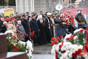 Глава ДУММО Муфтий Рушан Аббясов принял участие в церемонии возложения цветов к Могиле Неизвестного Солдата у Кремлевской стены