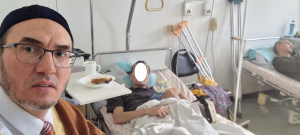 Имам-хатыб Московской Соборной мечети навестил воинов в госпитале