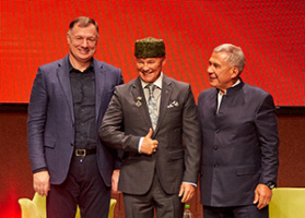 فاريسوف يحصل على لقب "العامل الثقافي لجمهورية تتارستان" الفخري 