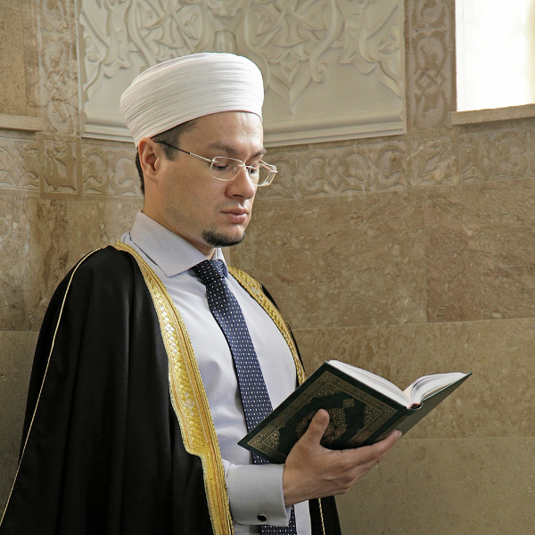Поздравление имам-хатыбу Московской Соборной мечети Исламу Зарипову