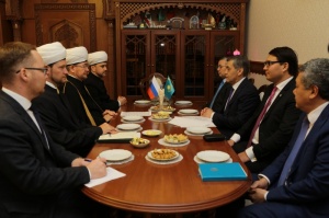 سماحة المفتي يستقبل وزير الشؤون الدينية والمجتمع المدني في جمهورية كازاخستان 
