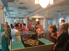 Профессора и преподаватели МИОО посетили Московскую Соборную мечеть