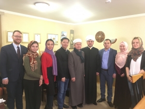 Казахстанские блогеры и журналисты посетили Московскую Соборную мечеть 