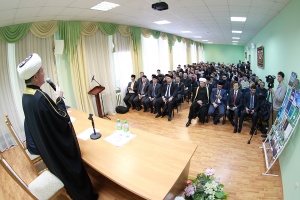 Визит Муфтия Шейха Равиля Гайнутдина в Татарстан начался с посещения Российского исламского института