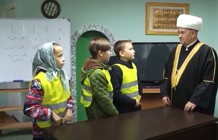 Председатель ДУМ Республики Коми  Валиахмад Гаязов провел урок по Основам Ислама для школьников 