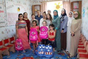 «Родник» в Саратове помог собрать в школу детей беженцев