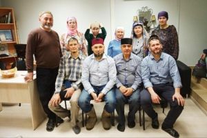 Слушатели курсов по основам духовной культуры татарского народа при ДУМТО поставили спектакль на татарском языке