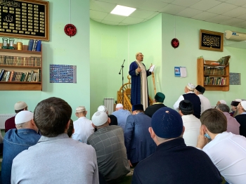 Какими качествами должен обладать человек. Муфтий Саратовской области провел пятничную проповедь в мечети «Абу Ханифа»