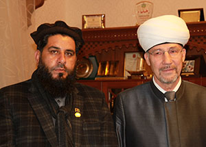 رئيس مجلس الشيوخ الأفغاني يزور المسجد الج
