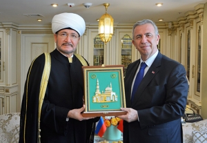 Муфтий Шейх Равиль Гайнутдин встретился с мэром Анкары Мансуром Явашем
