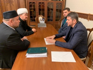 Муфтий Шейх Равиль Гайнутдин провел встречу с руководством Исторической мечети Москвы