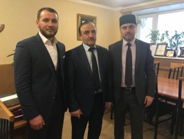 عباسوف يجتمع مع رئيس بعثة الحج الروسية