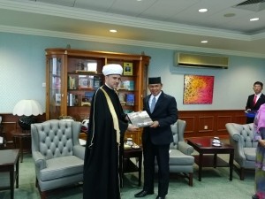 Делегация СМР встретилась с Министром культуры молодежи и спорта Брунея 