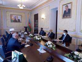 محي الدينوف يلتقي قربانقولي رئيس اللجنة الحكومية للجمعيات الدينية في أذربيجان 