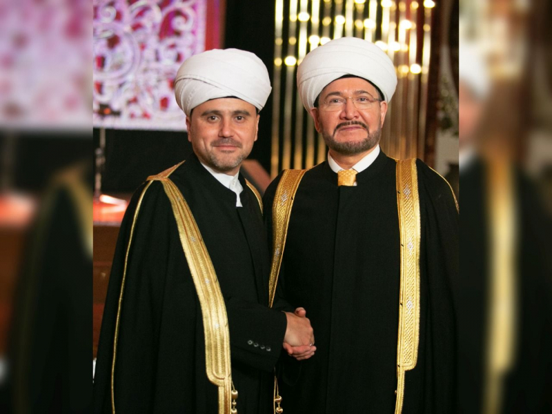 Муфтий Шейх Равиль Гайнутдин поздравил Рушана Аббясова с сорокалетним юбилеем и двадцатилетием  духовного служения Умме Подмосковья