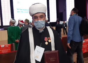 В рамках пленарного заседания XI Всероссийского Форума в Казани состоялось награждение религиозных деятелей