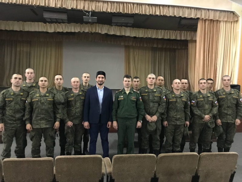 Представители ДУМ Москвы поздравили военнослужающих с Ураза-байрам