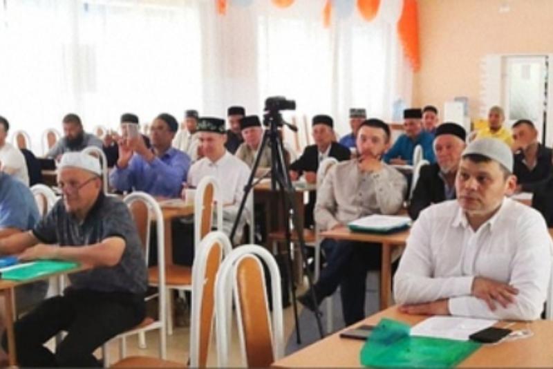 Тюмень мусульмане. Муфтий Тюменской области. Курсы повышения квалификации для мусульман. Мусульманские служители Оренбурга фото.