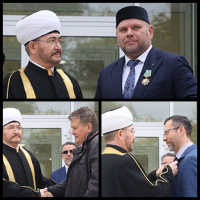 سماحة المفتي يمنح عدد من الاوسمة في اطار الاحتفال بافتتاح معهد موسكو الاسلامي 