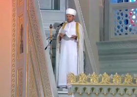 الدكتور ضمير محي الدينوف يؤم المصلين ويلقي خطبة العيد في المسجد الجامع بموسكو 
