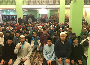 Красноярская соборная мечеть не вмещает всех желающих прочитать таравих-намазы