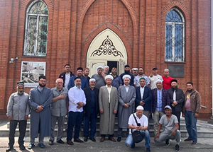 Представители муфтията Узбекистана посетили Красноярскую соборную мечеть с визитом